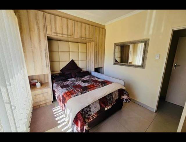 3 BEDROOM HOUSE FOR SALE IN LENASIA SOUTH